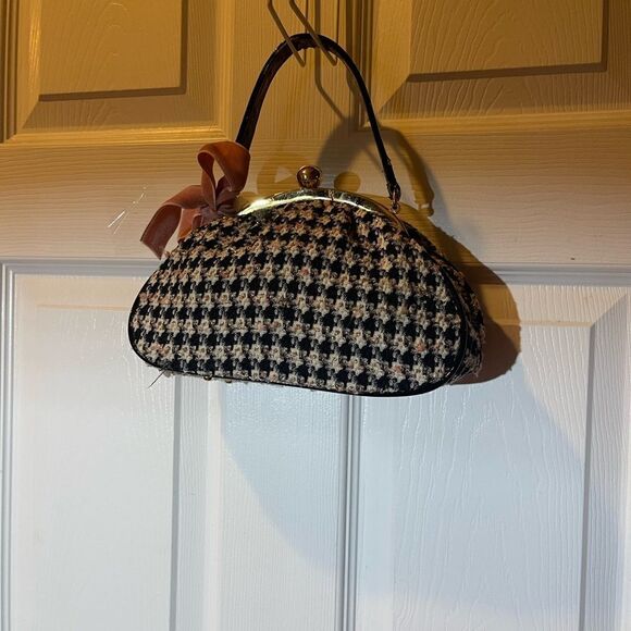 Glenda Gies mini Satchel black,ivory ,pink & gold fabr black strap gold frame. - Picture 5 of 16